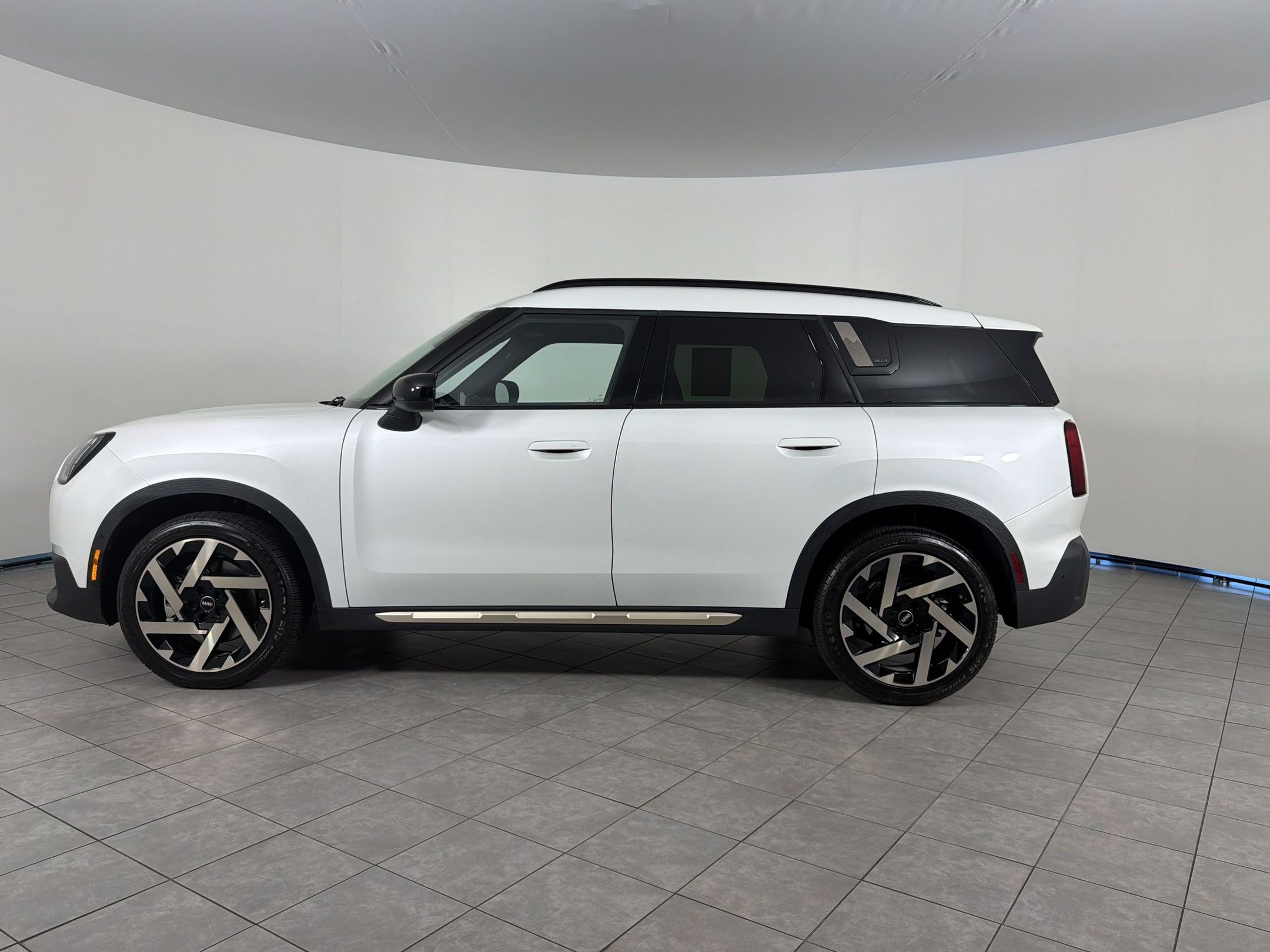Used 2025 MINI Cooper Countryman S AWD/4WD image 2