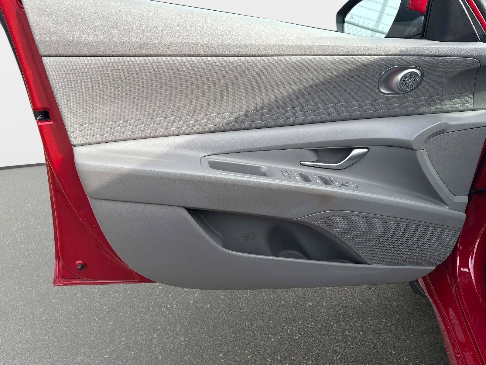 Certified 2023 Hyundai Elantra SEL image 17