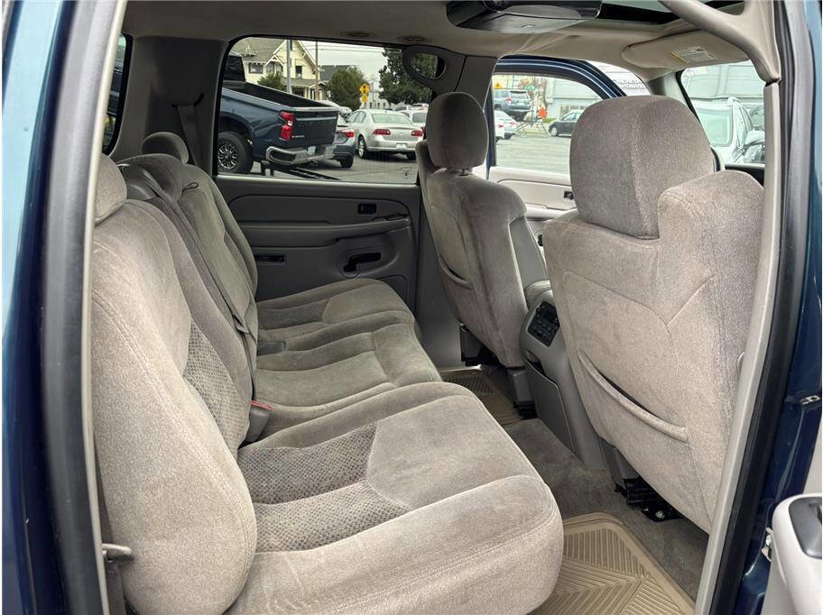 Used 2006 Chevrolet Suburban LS w/ Smart Select Package image 13