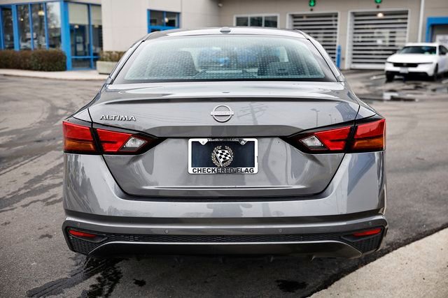 Used 2025 Nissan Altima 2.5 SV image 10