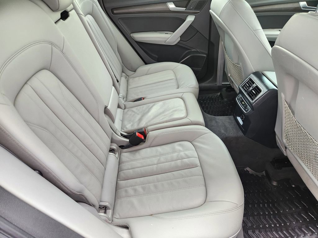 Used 2018 Audi Q5 Prestige w/ Prestige Package image 32
