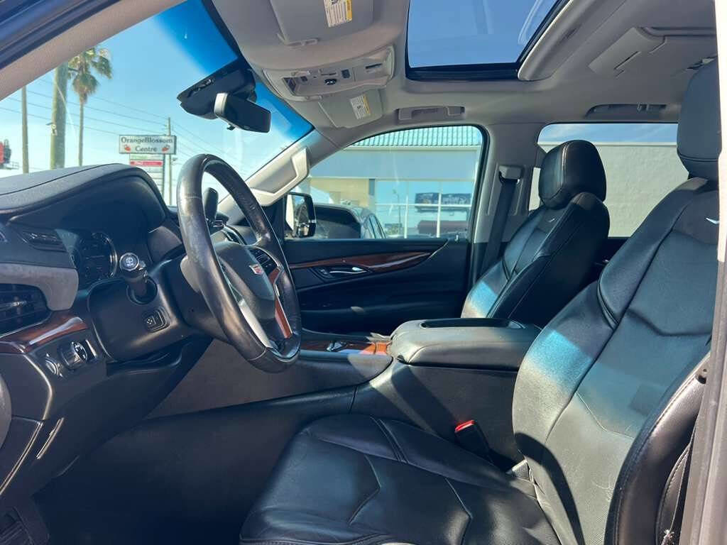 Used 2018 Cadillac Escalade Premium Luxury RWD image 17