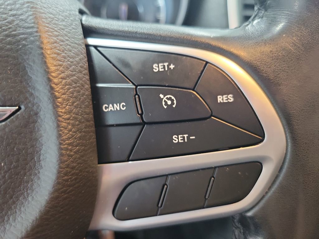 Used 2019 Chrysler 300 Touring w/ Driver Convenience Group RWD image 33