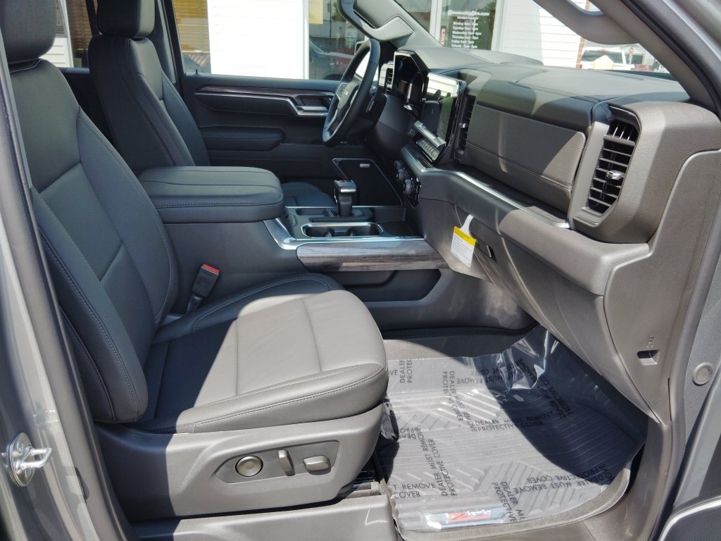 New 2026 Chevrolet Silverado 1500 LTZ w/ Technology Package AWD/4WD image 34