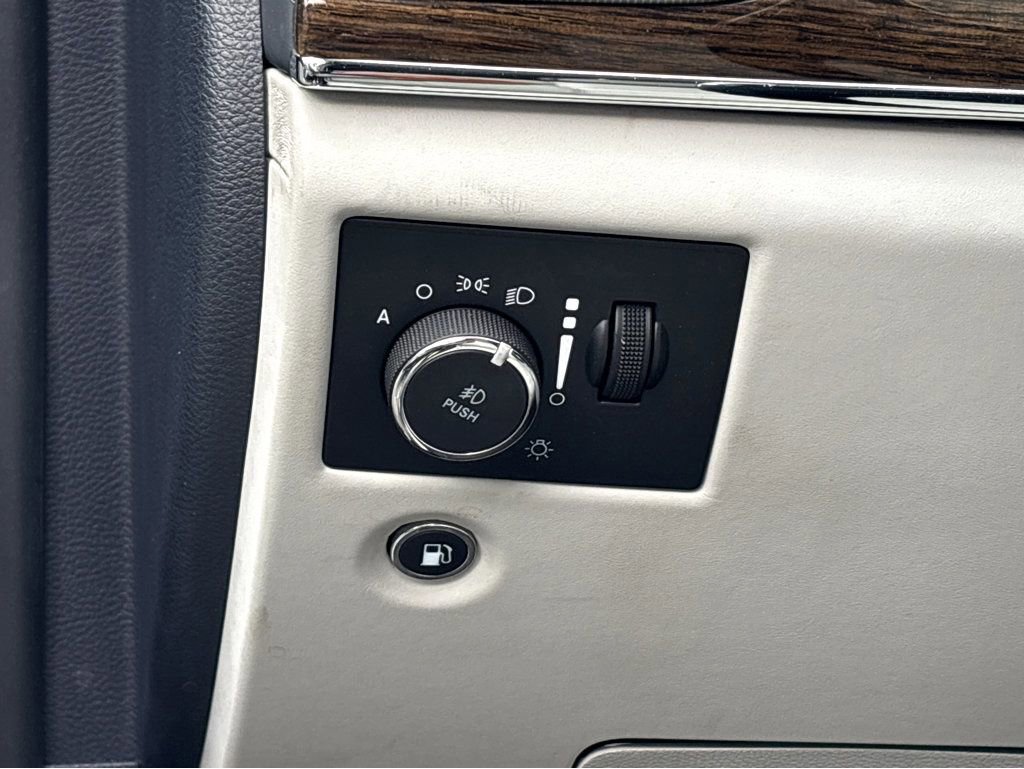 Used 2019 Jeep Grand Cherokee Summit AWD/4WD image 13