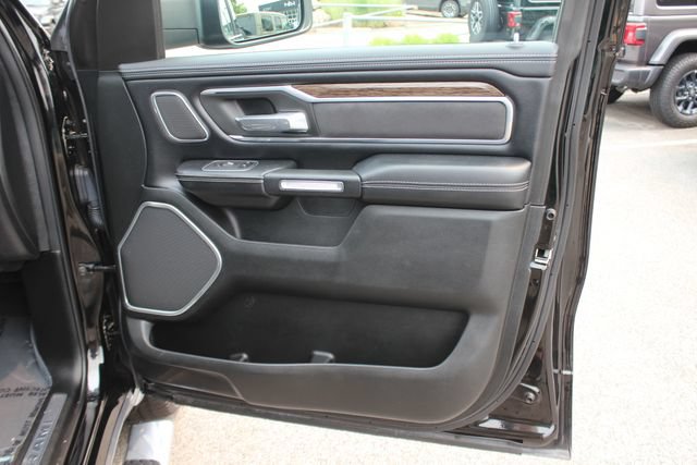 Used 2020 RAM 1500 Laramie AWD/4WD image 33