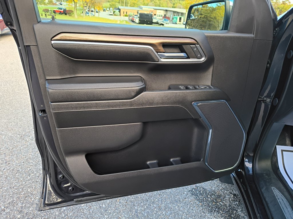 Used 2024 Chevrolet Silverado 1500 LT AWD/4WD image 10