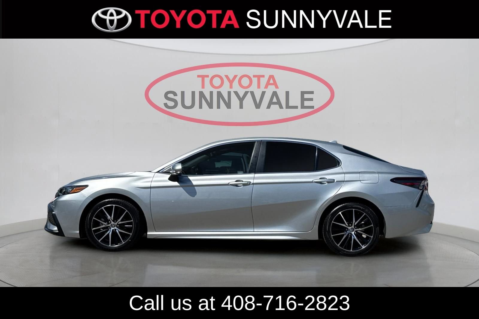 Used 2023 Toyota Camry SE FWD image 6