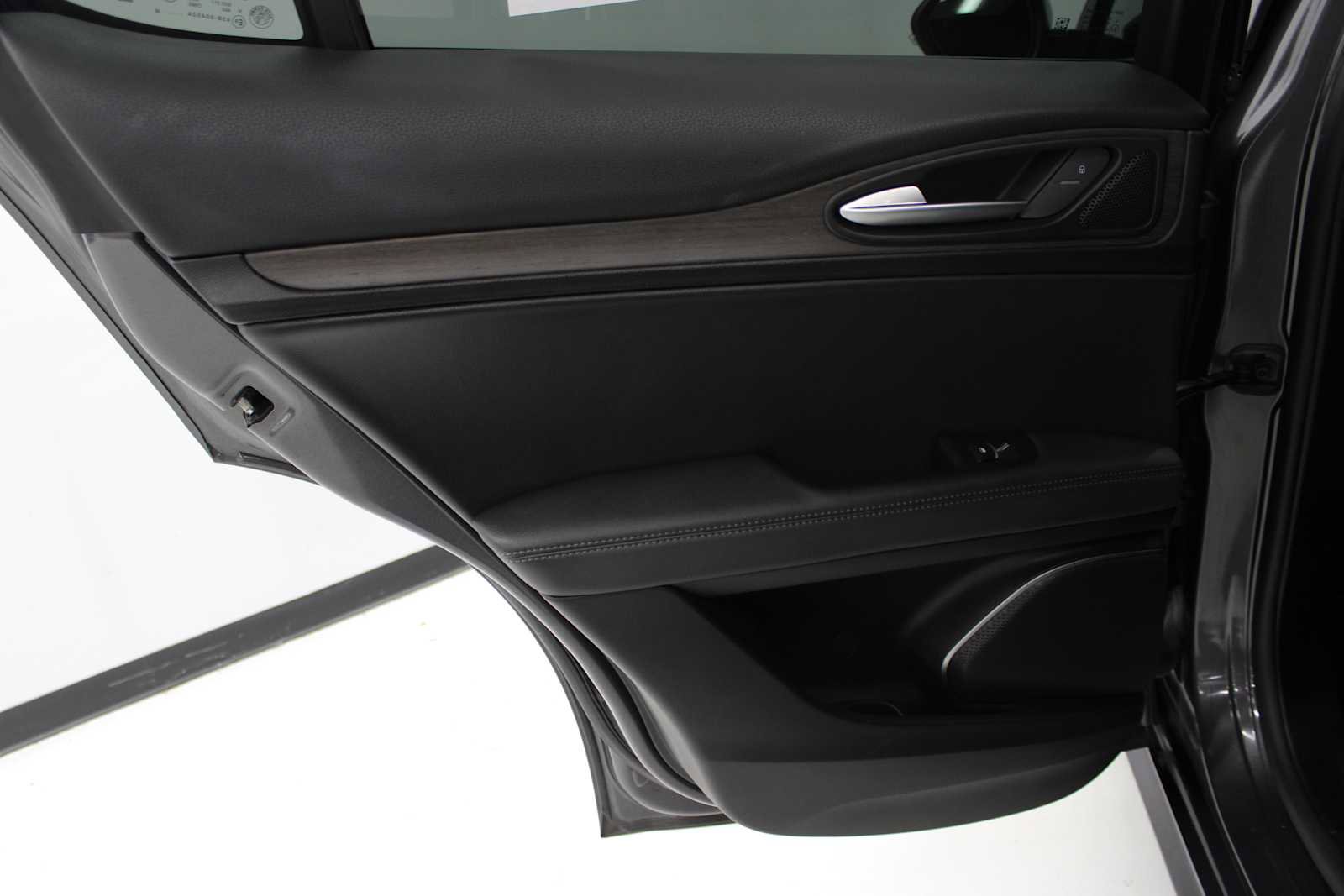 Used 2022 Alfa Romeo Stelvio Ti w/ Active Assist Plus Package image 36