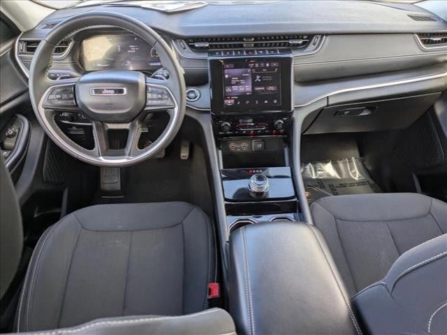 Used 2023 Jeep Grand Cherokee L Laredo image 16