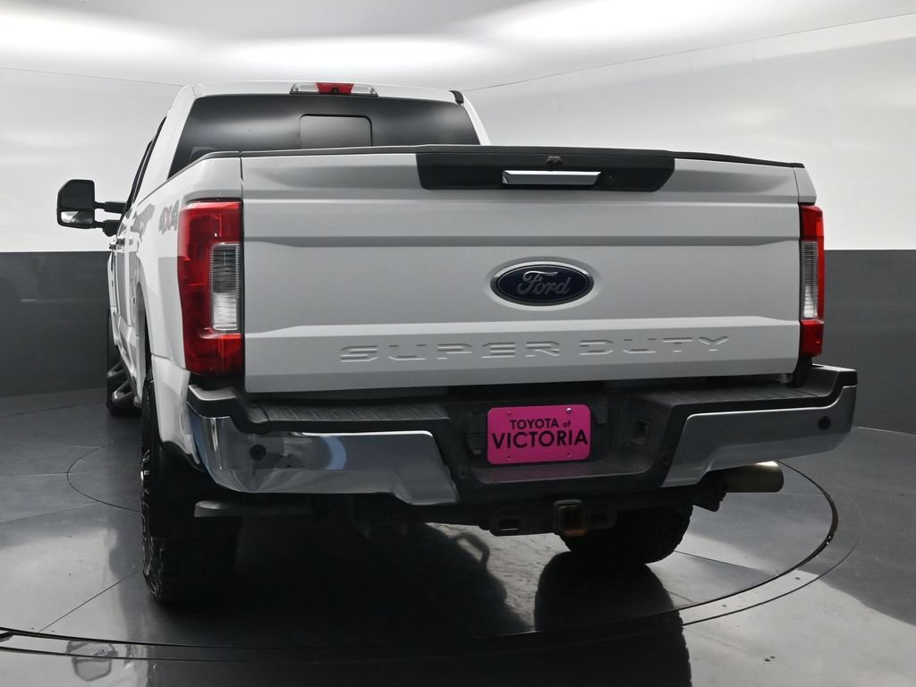 Used 2019 Ford F250 XLT w/ XLT Premium Package AWD/4WD image 16