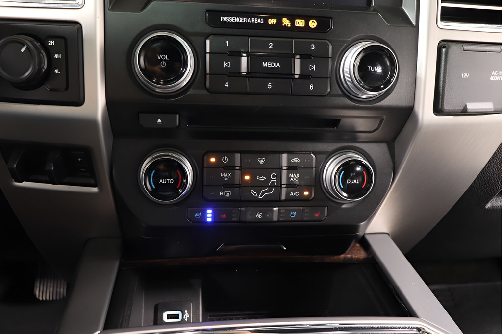 Used 2017 Ford F250 Platinum w/ Platinum Ultimate Package AWD/4WD image 11