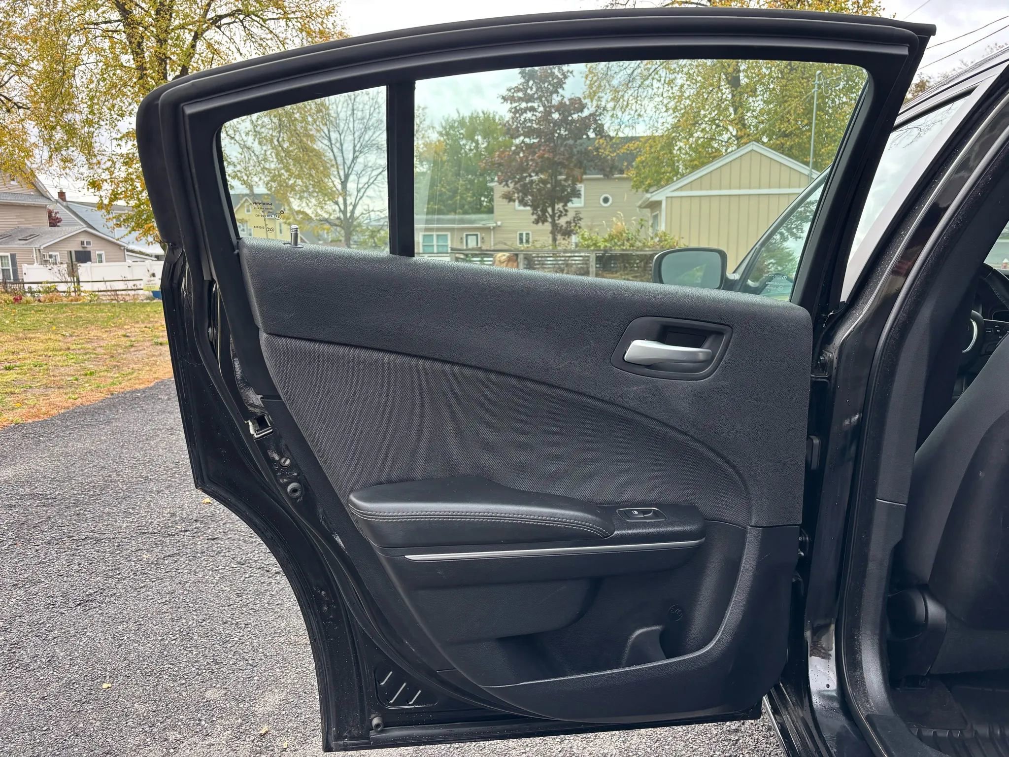 Used 2017 Dodge Charger SE w/ Popular Equipment Group image 24