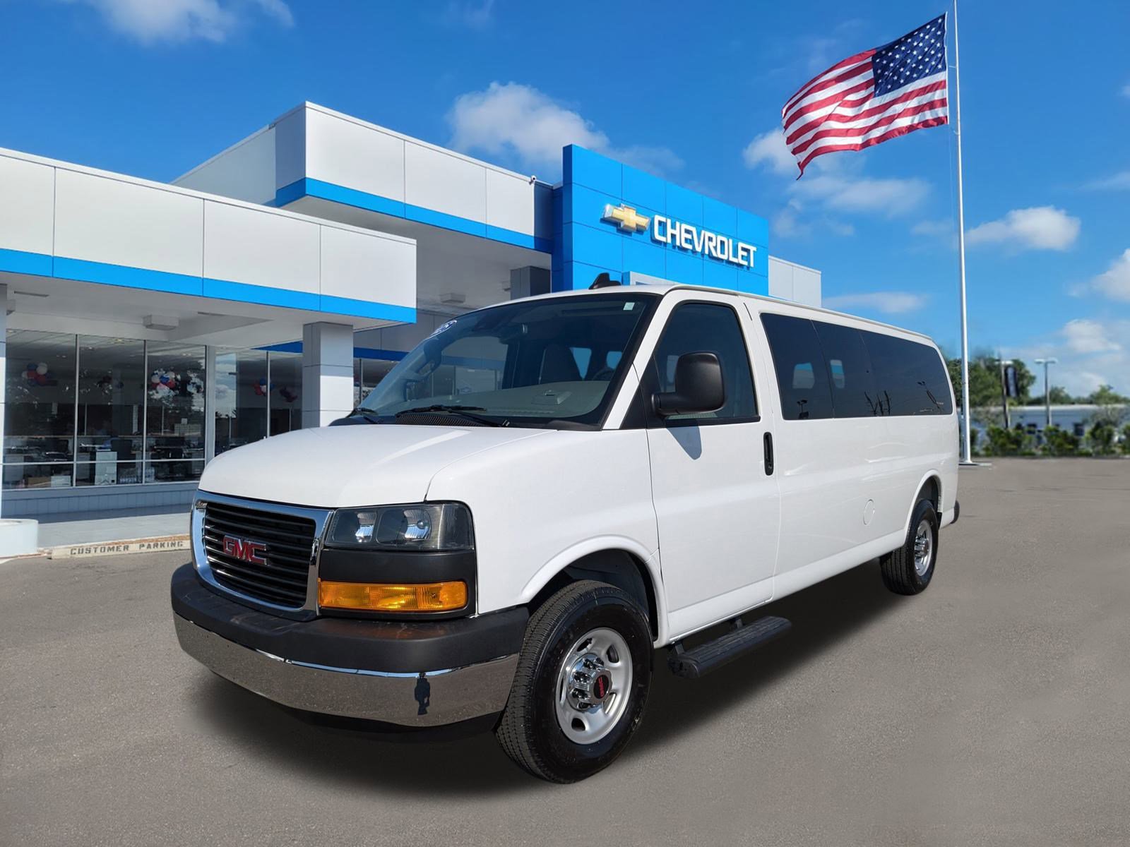 Used 2025 GMC Savana 3500 LT w/ LT Preferred Equipment Group image 8