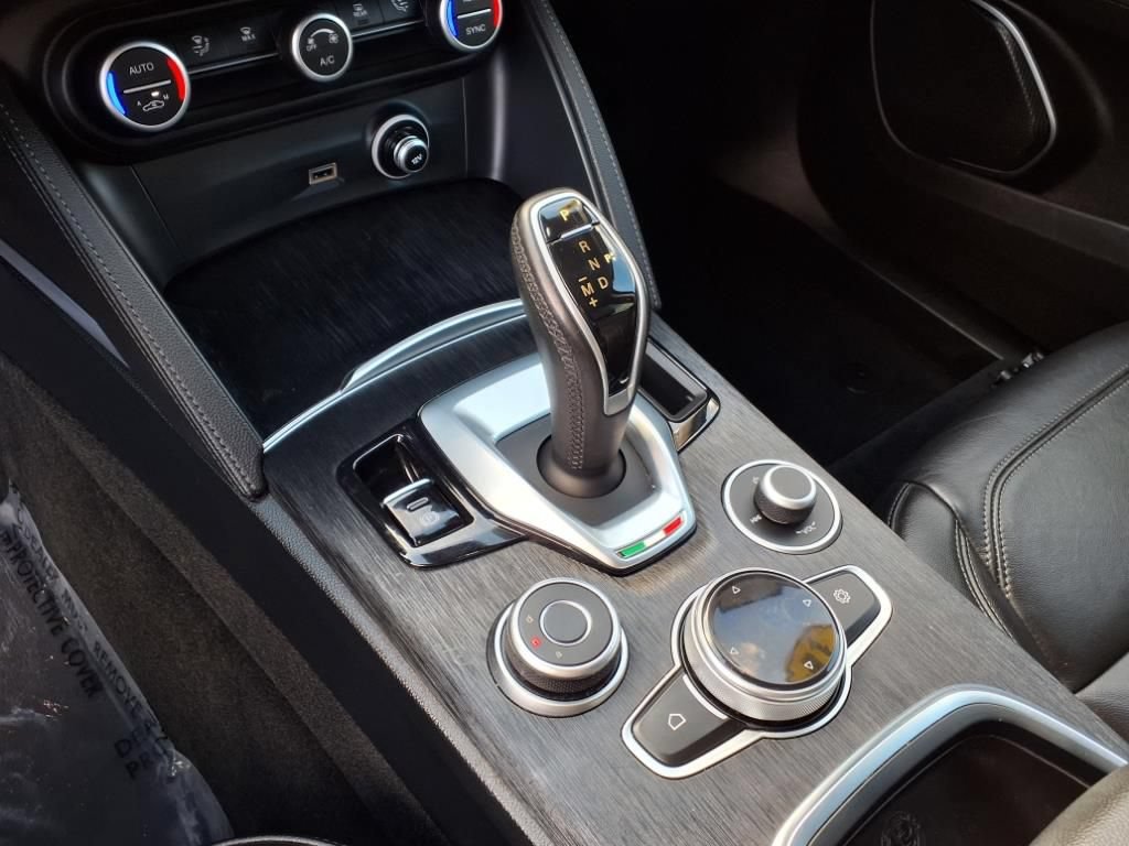 Used 2021 Alfa Romeo Stelvio Sprint AWD/4WD image 10