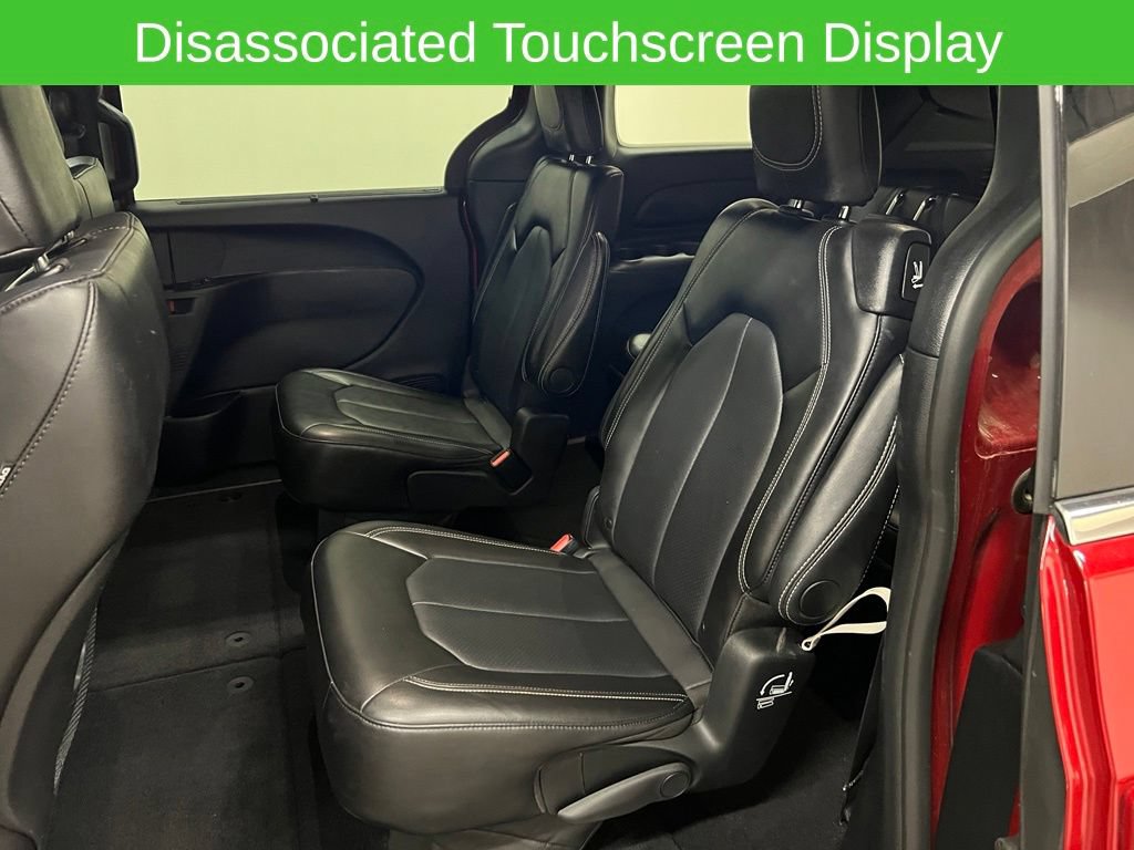 Used 2025 Chrysler Pacifica Select FWD image 32