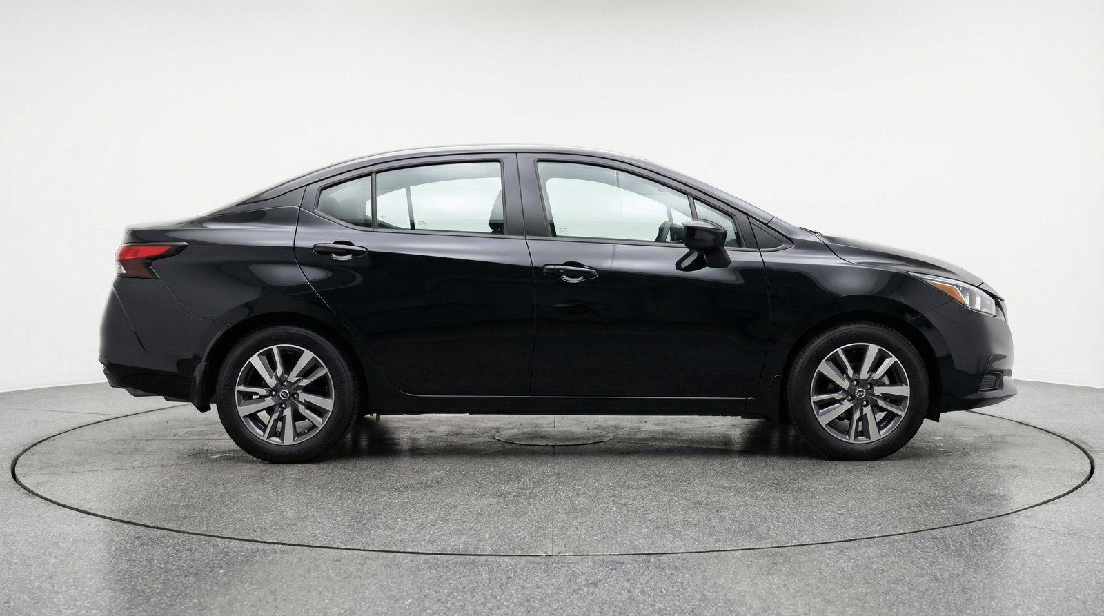 Used 2025 Nissan Versa SV FWD image 11