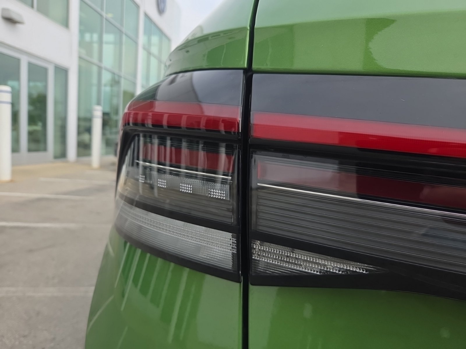 New 2027 Volkswagen Taos SE AWD/4WD image 6