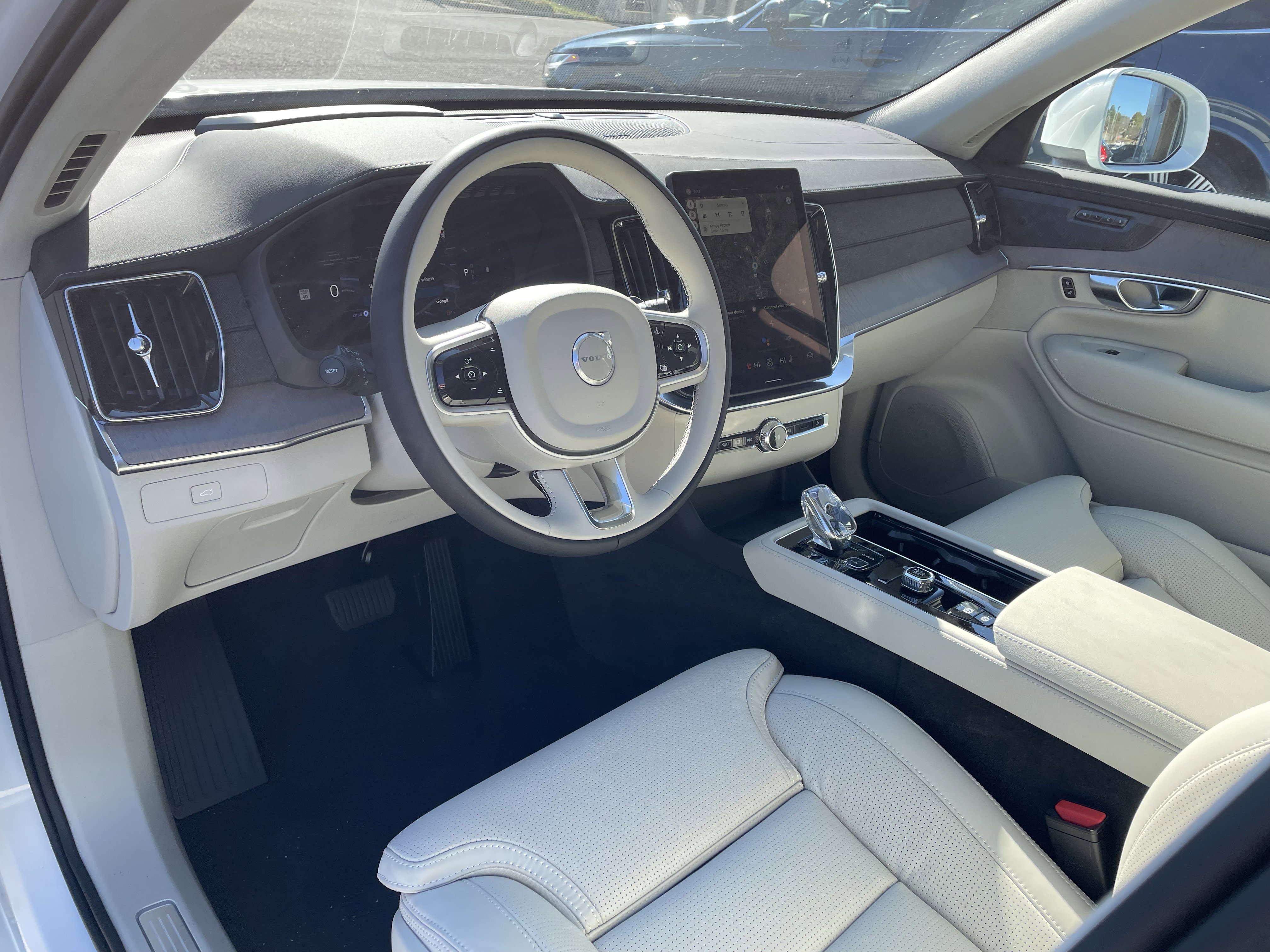 New 2026 Volvo XC90 B6 Ultra w/ Lounge Package image 17
