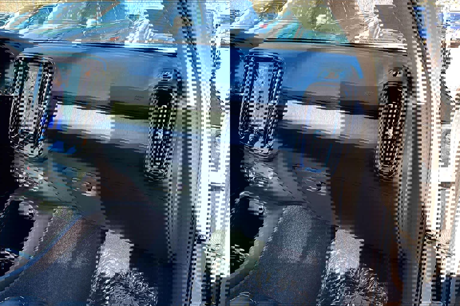 Certified 2024 Volvo XC40 B5 Plus w/ Protection Package Premier image 18