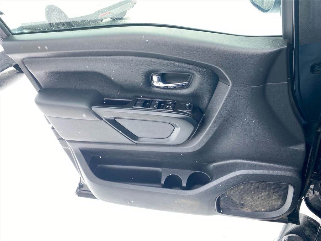 Used 2019 Nissan Titan SV w/ SV Convenience Package image 17