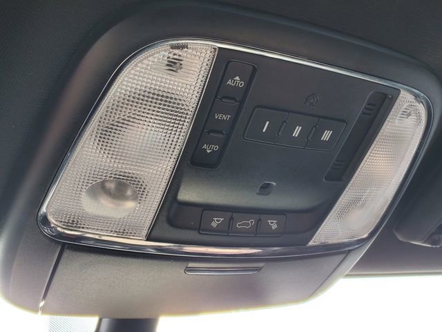 Used 2015 Jeep Grand Cherokee Altitude image 9