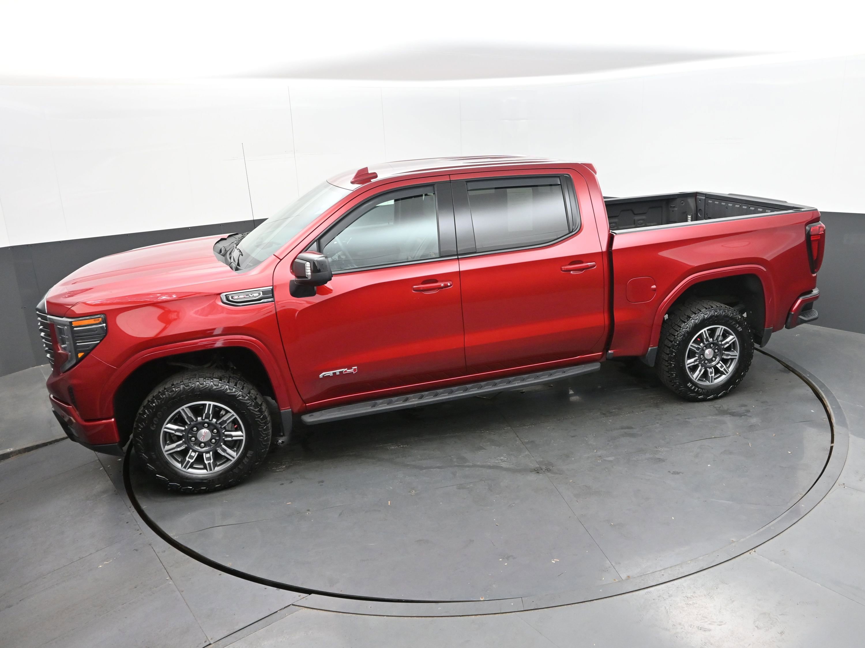 Used 2024 GMC Sierra 1500 AT4 w/ Technology Package image 37