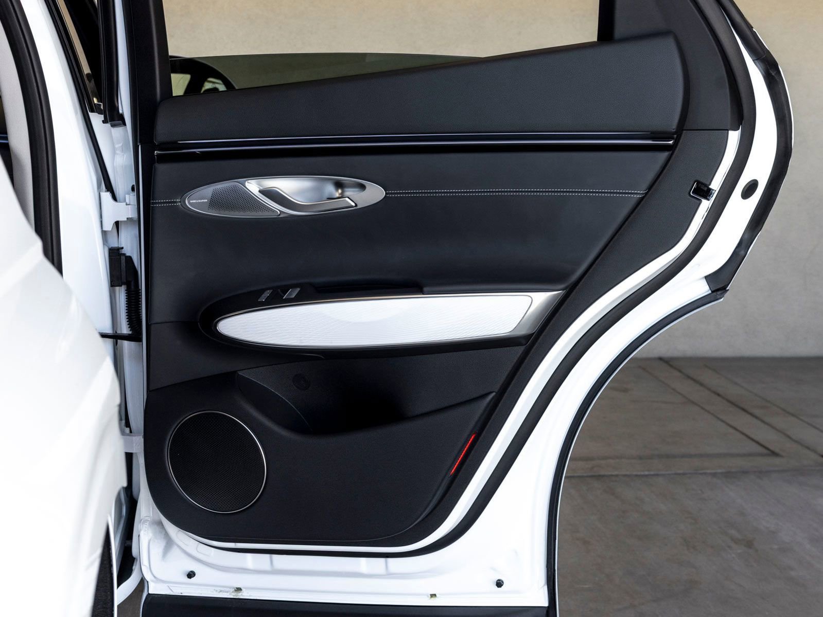 Used 2026 Genesis GV70 2.5T Advanced image 22