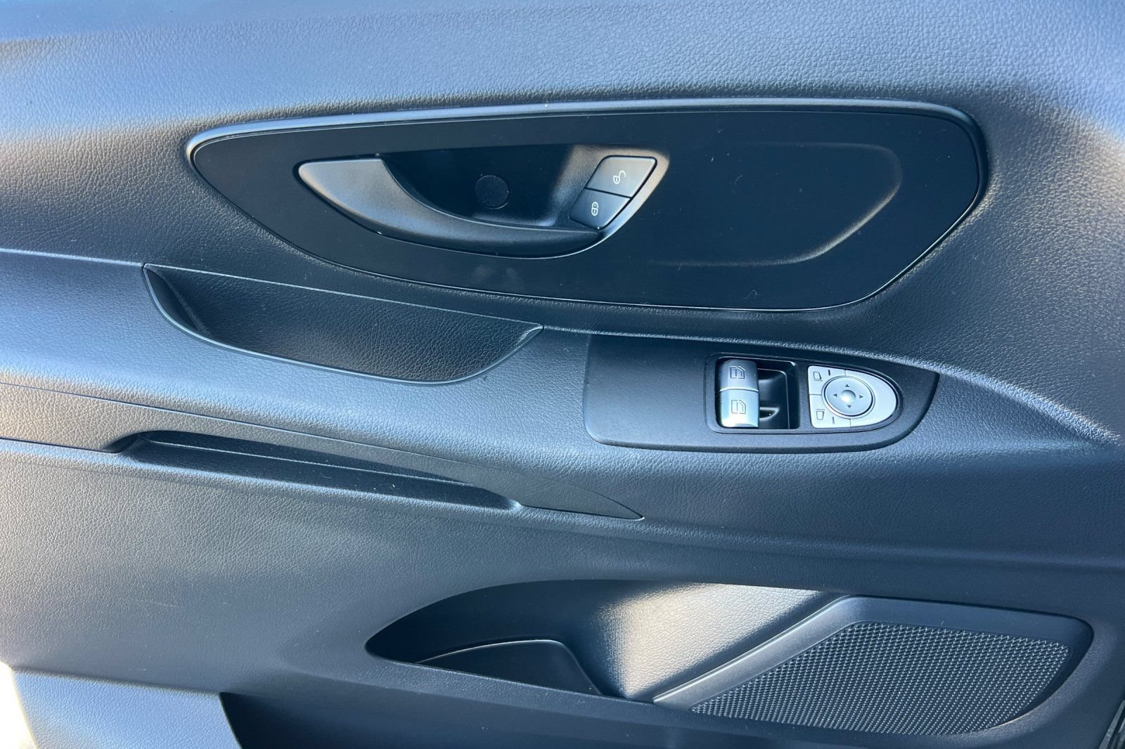 Used 2018 Mercedes-Benz Metris Passenger image 14