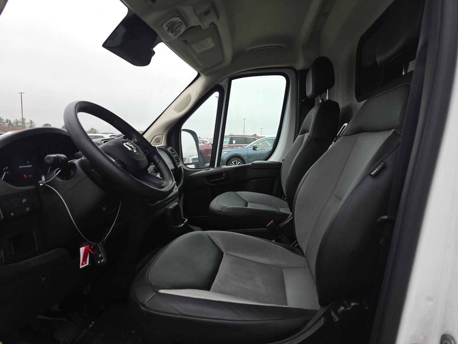 Used 2025 RAM ProMaster 2500 w/ Convenience Group FWD image 8
