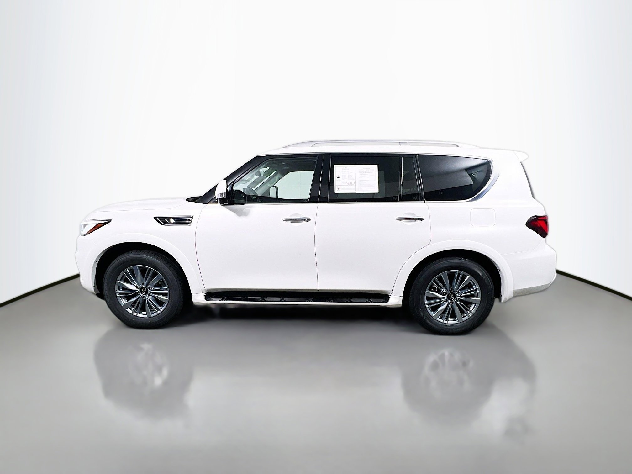 Used 2024 INFINITI QX80 Luxe image 9