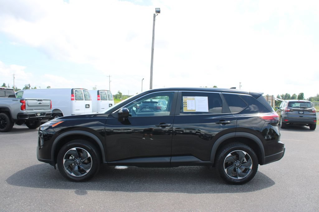 Used 2024 Nissan Rogue SV AWD/4WD image 6