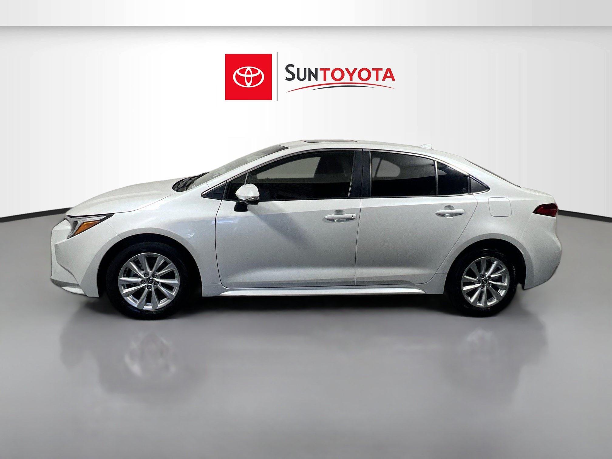 Used 2024 Toyota Corolla XLE FWD image 7