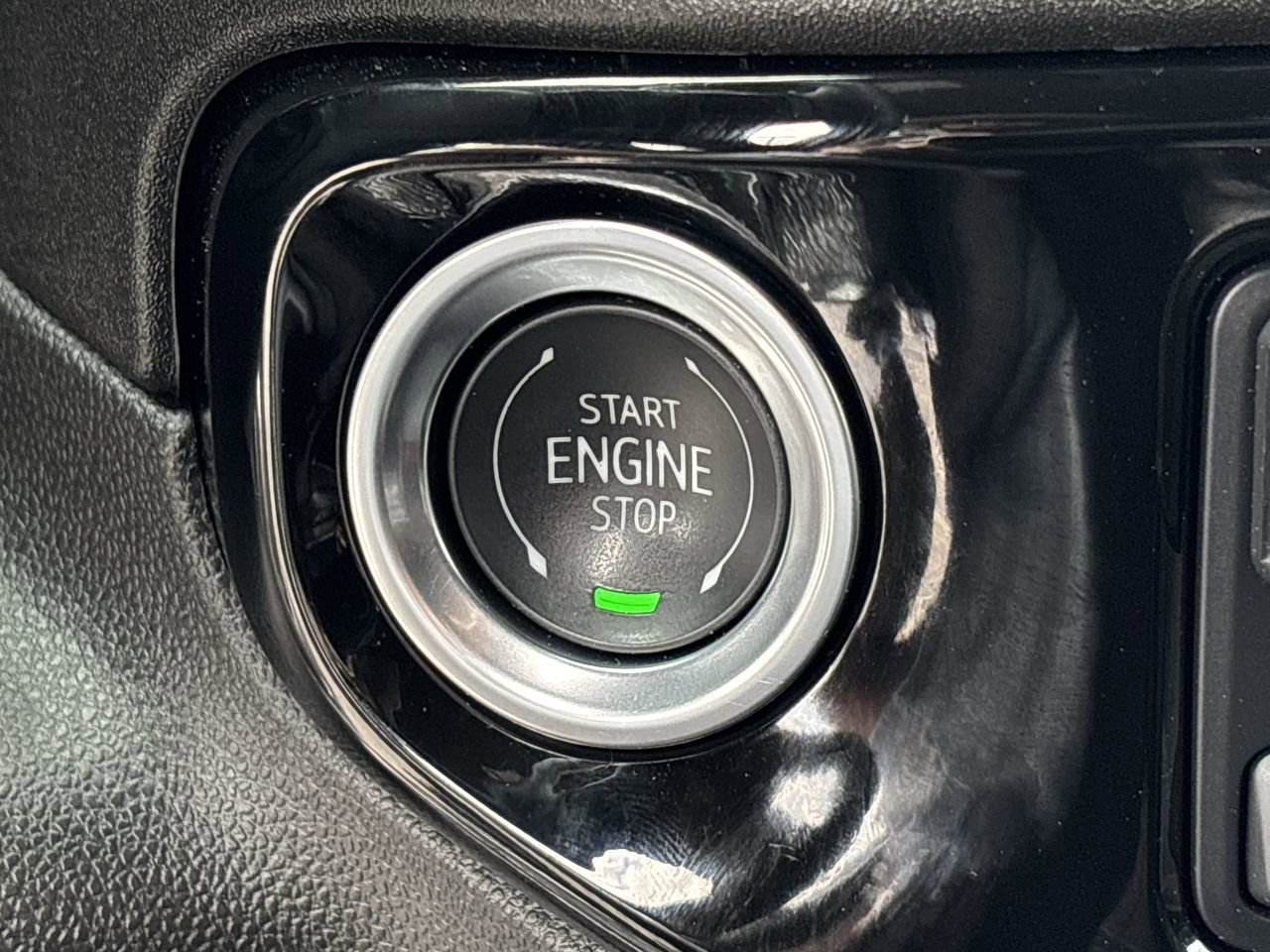 Used 2025 Chevrolet Silverado 3500 LT image 28