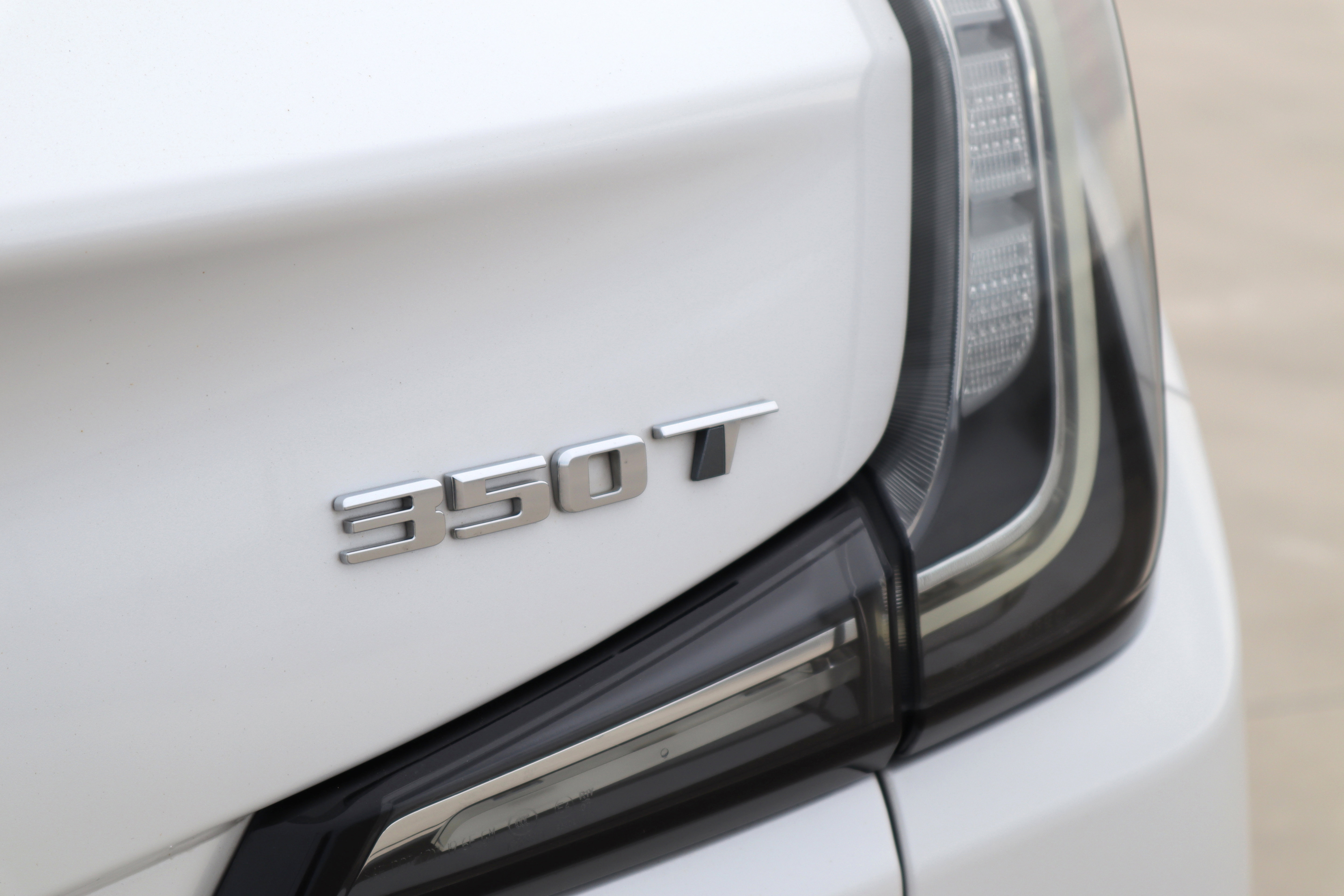 Used 2020 Cadillac XT4 Sport w/ Cold Weather Package image 8