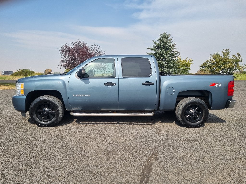Used 2011 Chevrolet Silverado 1500 LT w/ All-Star Edition AWD/4WD image 9