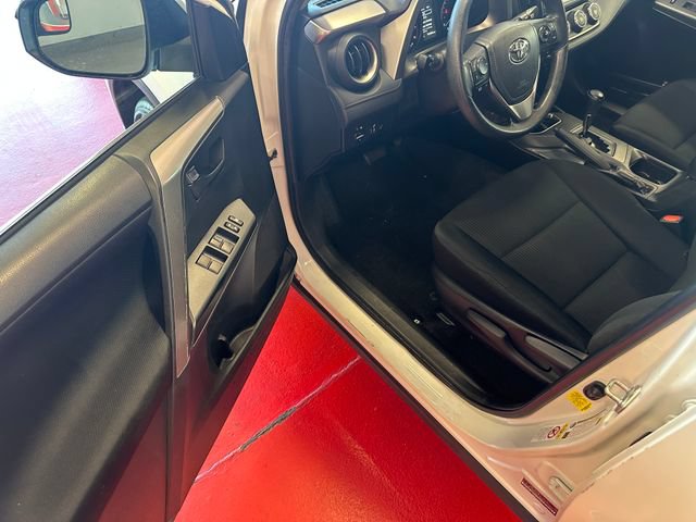 Used 2018 Toyota RAV4 LE w/ Carpet Mat Package FWD image 9