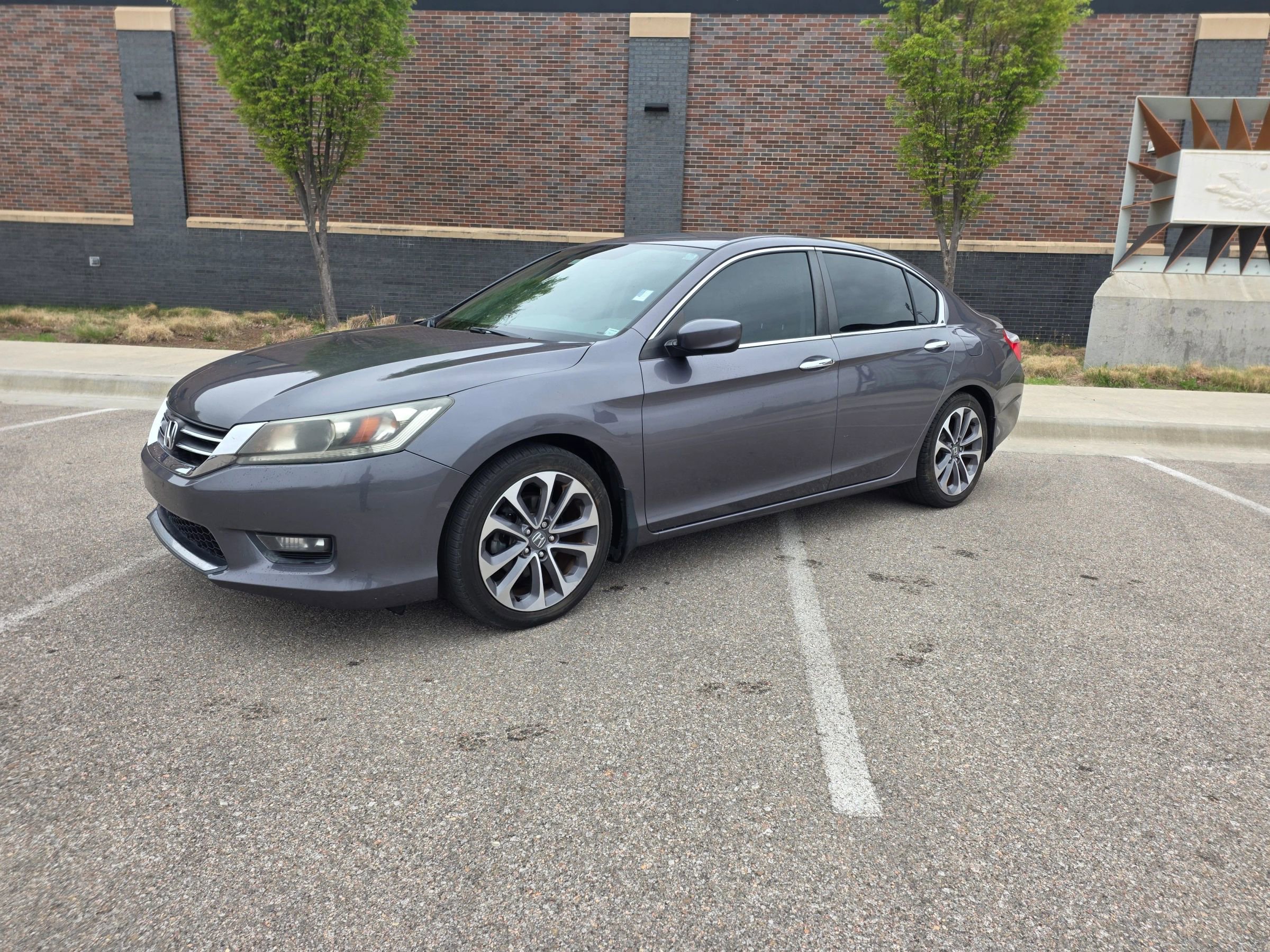 Used 2015 Honda Accord Sport image 3
