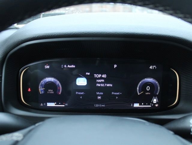 Used 2022 Jeep Wagoneer Series III w/ Flexible Seating Group image 40