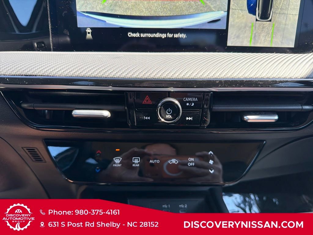 Certified 2025 Nissan Kicks SR image 18