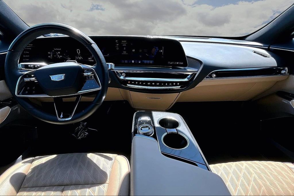 Certified 2024 Cadillac Lyriq Luxury w/ Nappa Leather Package image 7