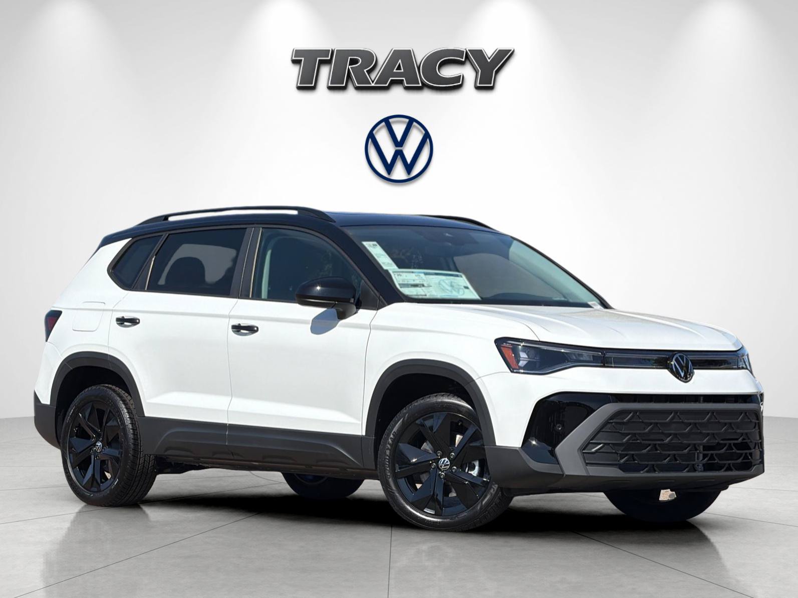 New 2027 Volkswagen Taos SE FWD image 2