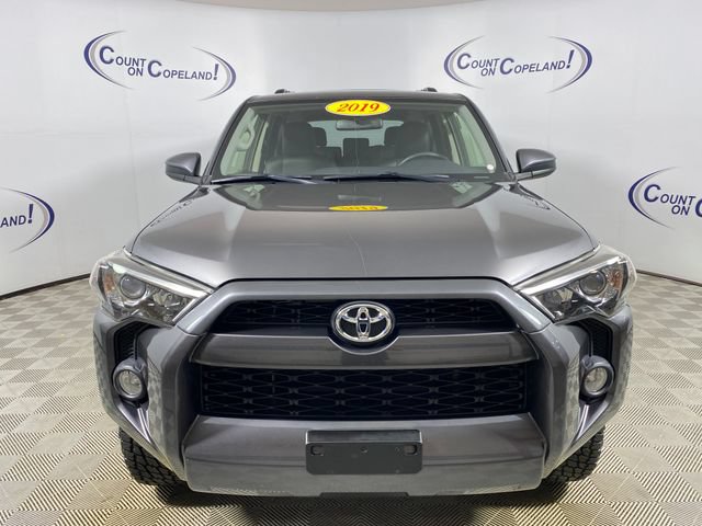 Certified 2019 Toyota 4Runner SR5 AWD/4WD image 2
