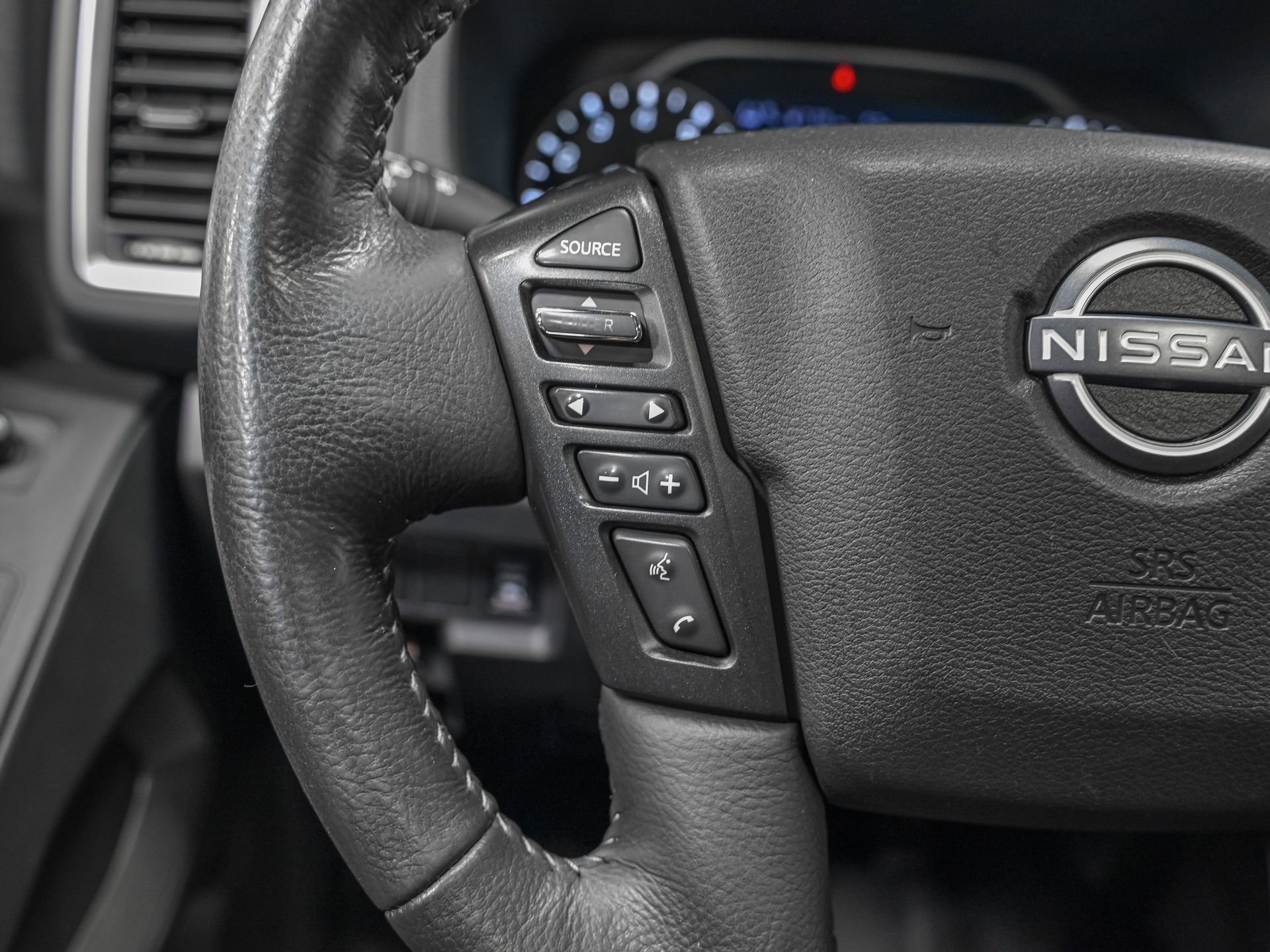 Used 2024 Nissan Frontier SL w/ Technology Package image 19