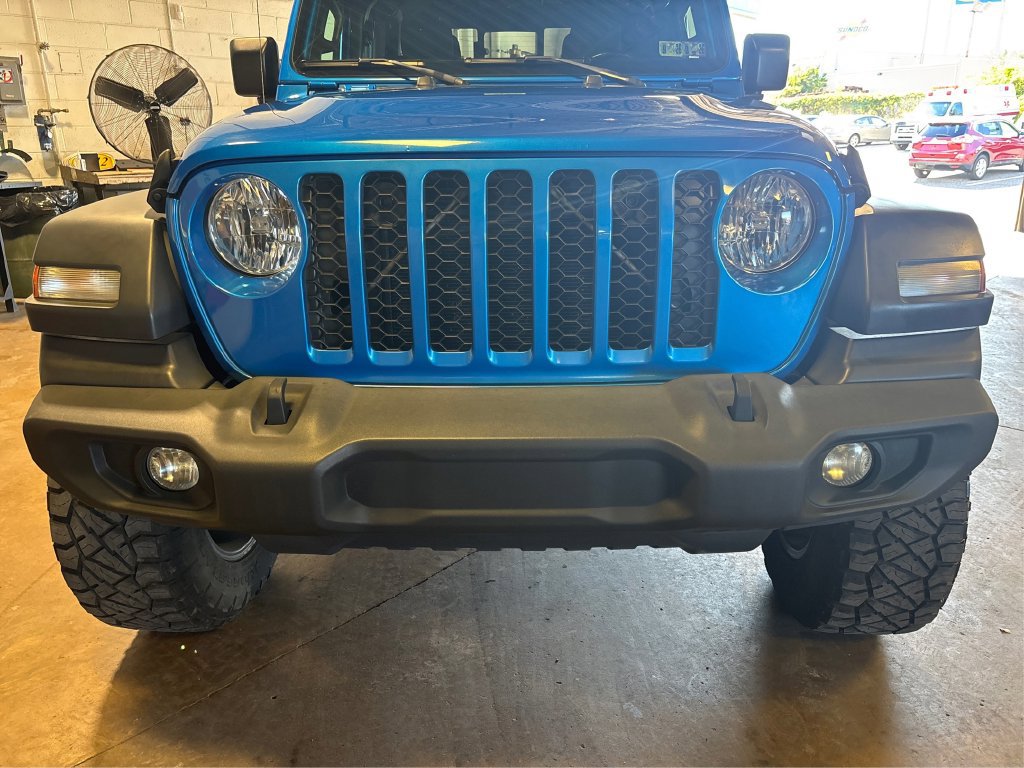 Used 2020 Jeep Gladiator Sport w/ Quick Order Package 24S AWD/4WD image 15