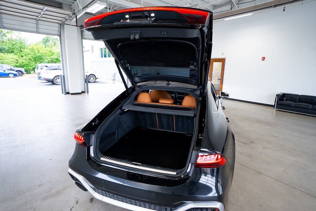 Used 2022 Audi RS 7 Sportback AWD/4WD image 49