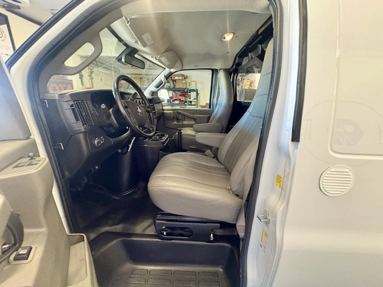 Used 2021 Chevrolet Express 2500 Extended w/ Enhanced Convenience Package image 14