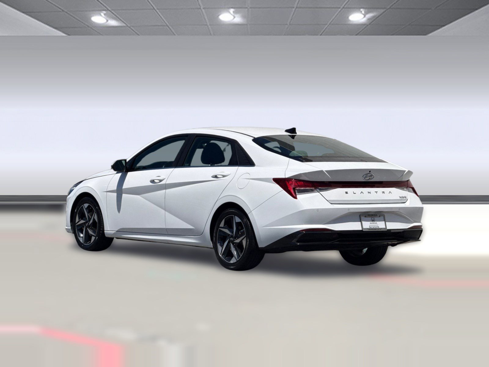 Used 2023 Hyundai Elantra Limited w/ Cargo Package FWD image 3