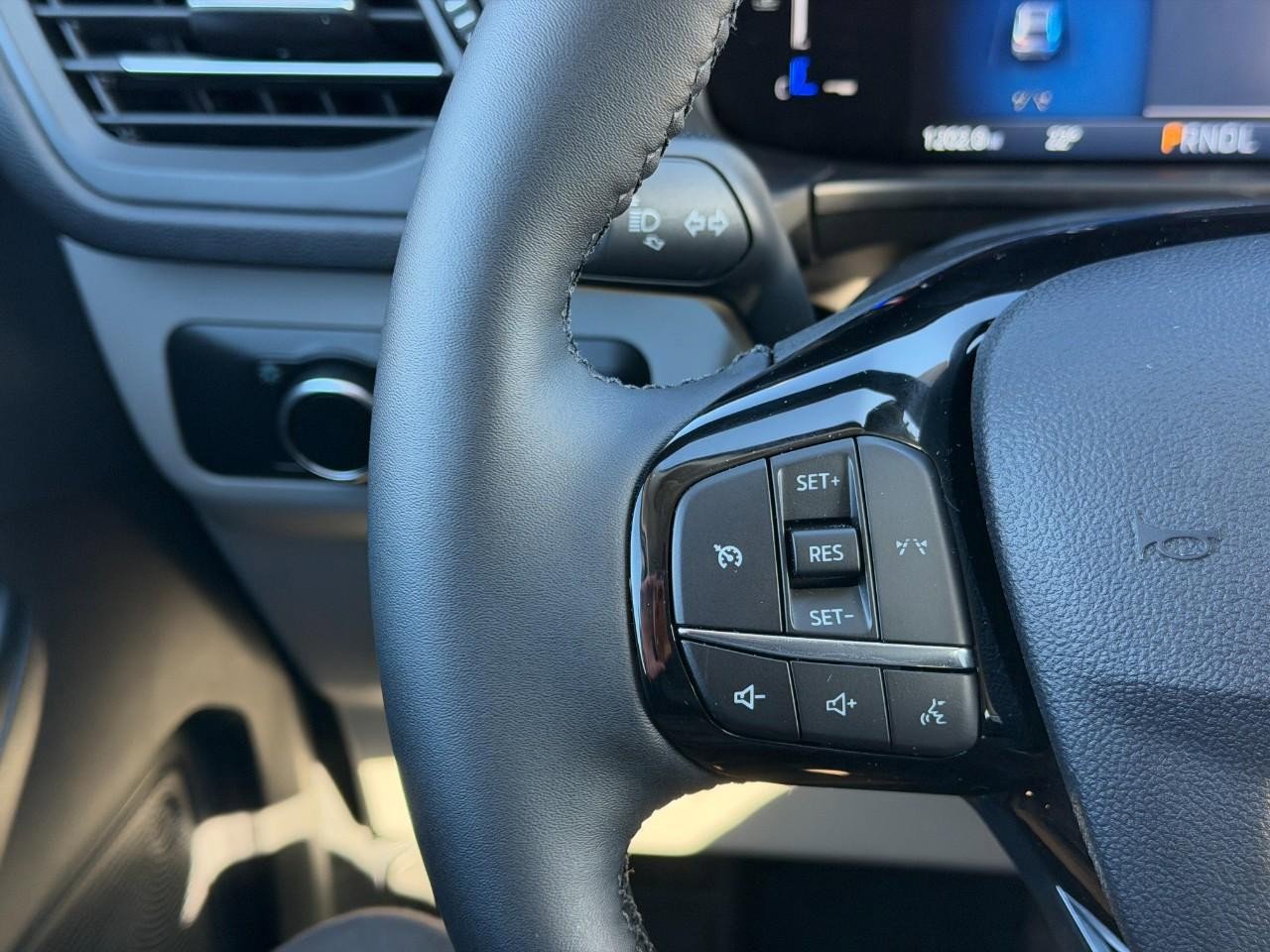 New 2026 Ford Escape Active w/ Cold Weather Package FWD image 13