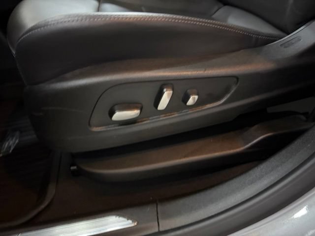 Used 2024 Cadillac XT5 Premium Luxury w/ LPO, Floor Liner Package AWD/4WD image 38